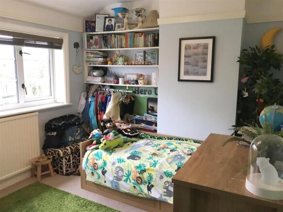 Bed 2.jpg