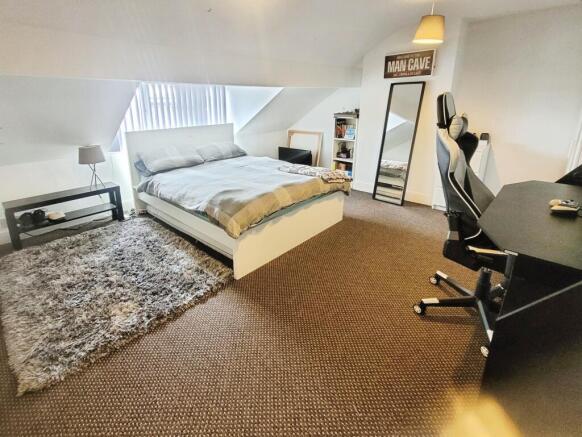 3 bed Terraced for sale Image 11