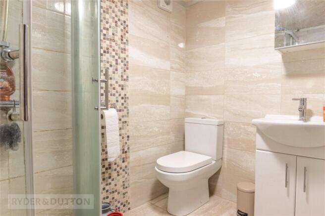 5 bed Semi-Detached for sale Image 9