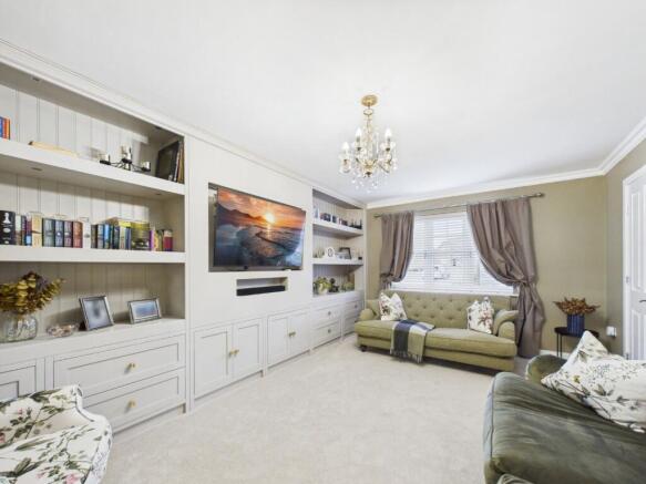 4 bed Detached for sale Image 6
