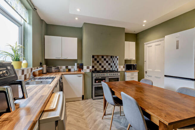 3 bed Terraced for sale Image 7