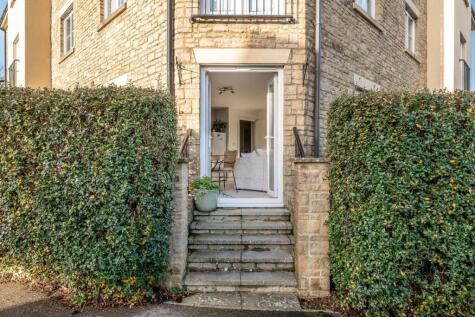 Highwood Drive, Stroud, GL6 0BJ