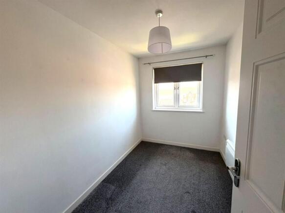 2 bed Apartment to rent Image 7