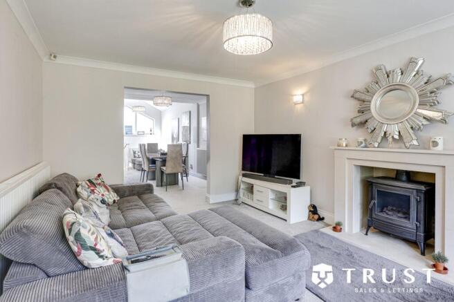 4 bed Detached for sale Image 7