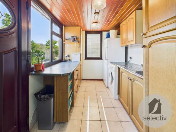 4 bed Detached Bungalow for sale Image 10