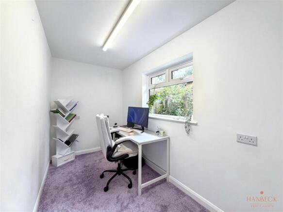 4 bed Detached for sale Image 12