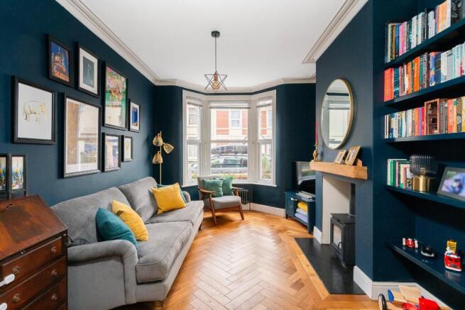 1U1SRBN - Living Room E.jpg