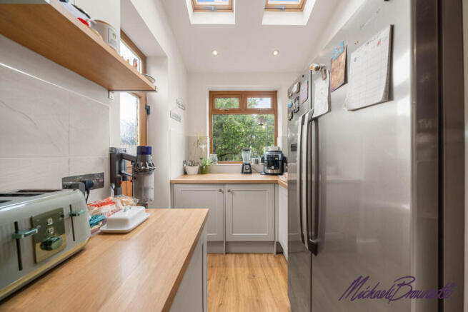 3 bed Semi-Detached for sale Image 9