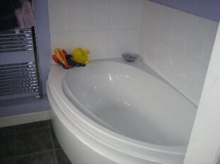 CORNER BATH