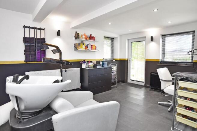 4 bed Detached for sale Image 7