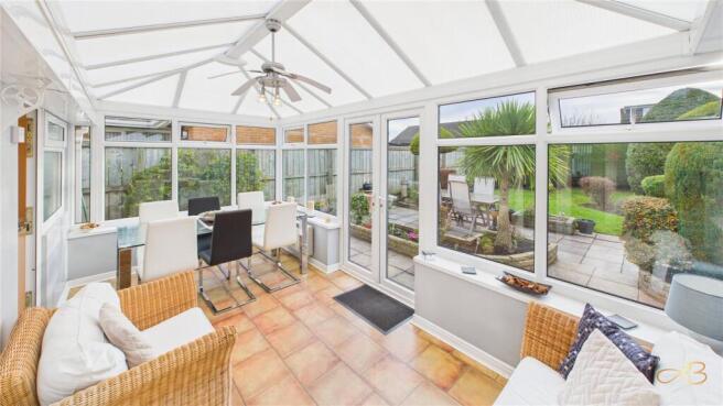 4 bed Bungalow for sale Image 4
