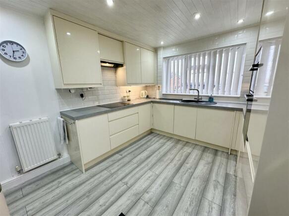 spacious modern kitchen.JPEG