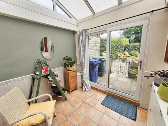 3 bed Terraced for sale Image 9