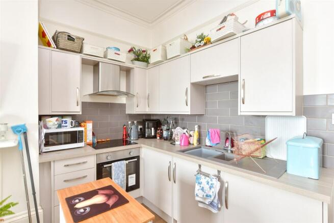 Kitchen / Lounge