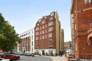 Flat 27, Queen Court, Queen Square, London WC1N 3BB