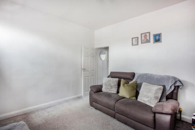 2 bed Terraced for sale Image 6