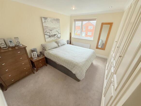4 bed Detached for sale Image 11