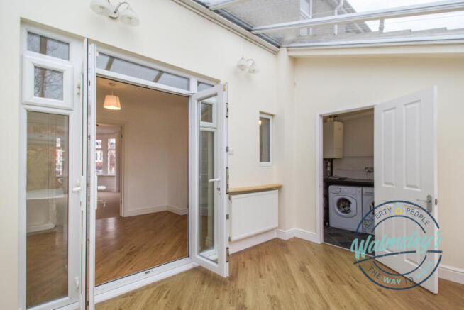 Garden room towards kitchen dining room