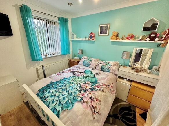 Bed 1.jpg