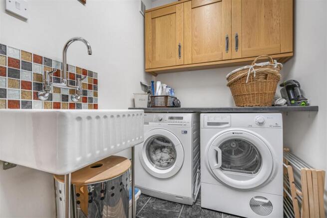 3 bed Semi-Detached for sale Image 10