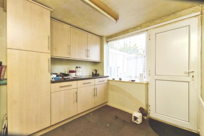 3 bed Semi-Detached for sale Image 8