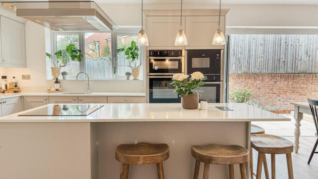 4 bed Detached for sale Image 6