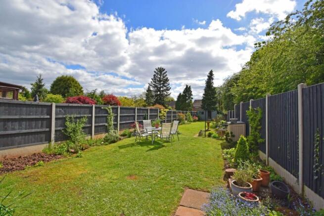 33 Elmley Close, garden b new.jpg