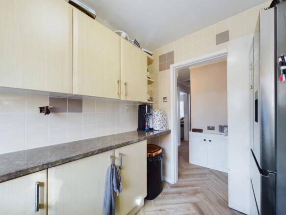 2 bed Semi-Detached Bungalow for sale Image 10