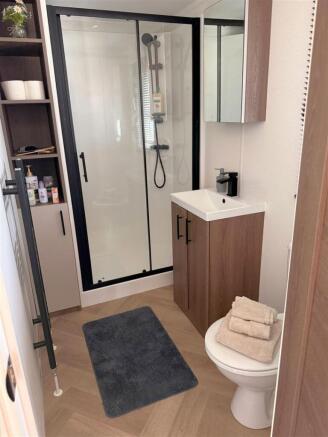2 bed Park Home for sale Image 6