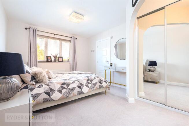 4 bed Detached for sale Image 10