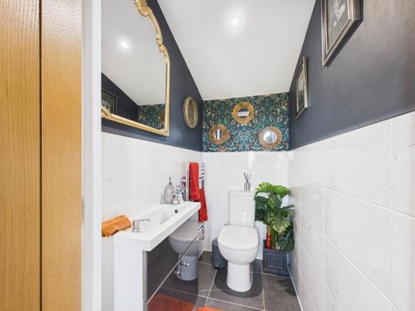 3 bed Semi-Detached for sale Image 6