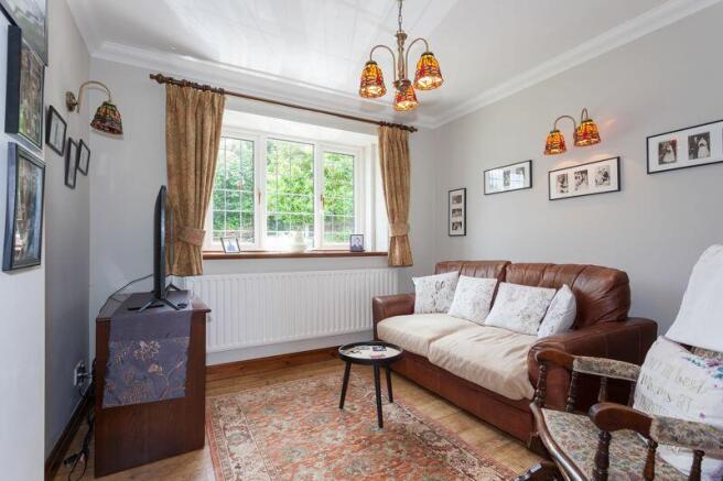 SITTING ROOM/BEDROOM 4