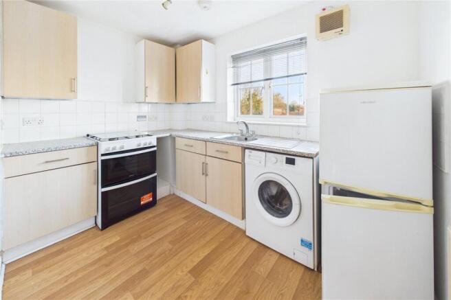 Bath Road, Thatcham, Berkshire, RG18 photo 5