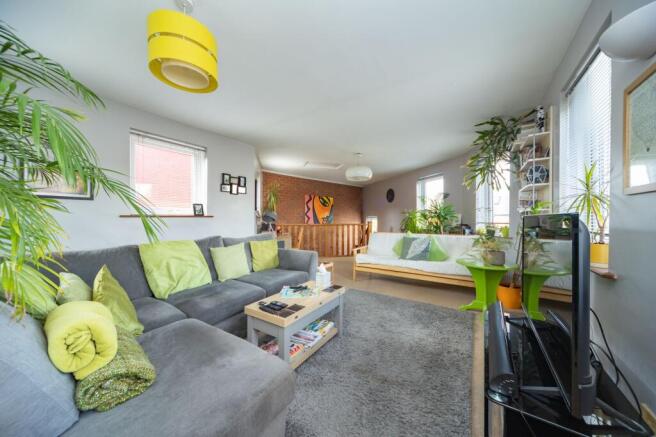 LOUNGE AREA