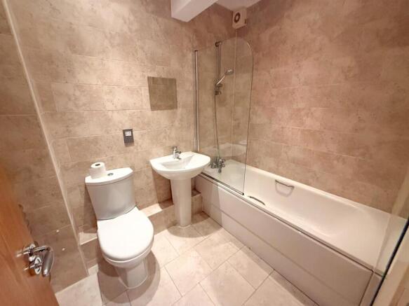 2 bed Apartment for sale Image 9