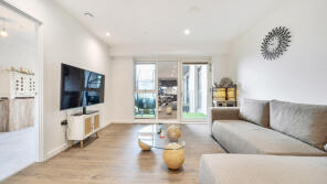116, 9 Tyburn Gardens, Peto Street North, Canning Town, London E16 1RL