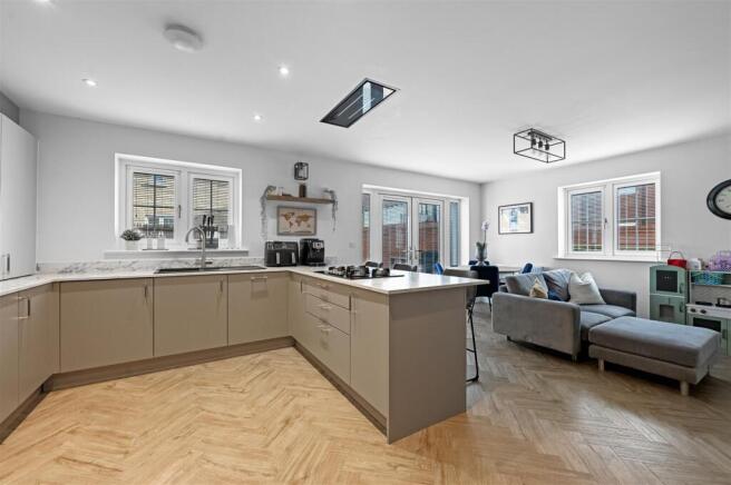 Butchers Way, Hatfield Peverel photo 4