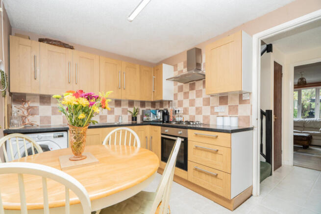 Calverleigh Crescent, Furzton Milton Keynes, MK4 photo 4