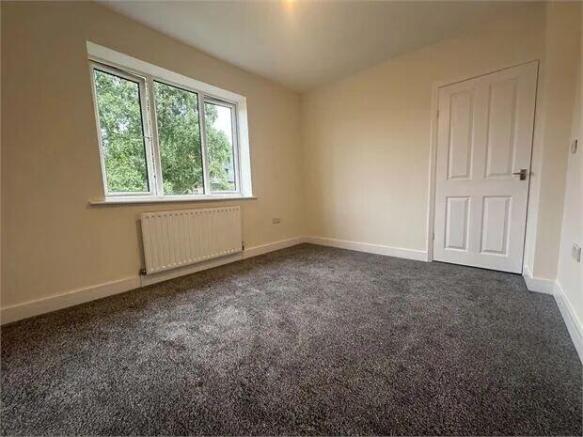 3 bed Semi-Detached for sale Image 8