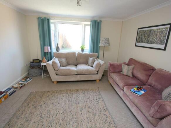 Living Room ii - 8YT