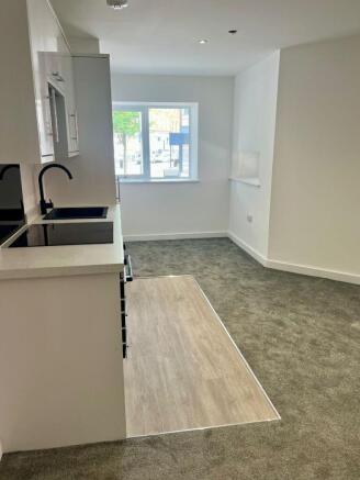 Studio to rent Image 5