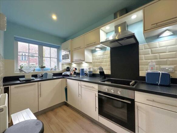 2 bed House for sale Image 4