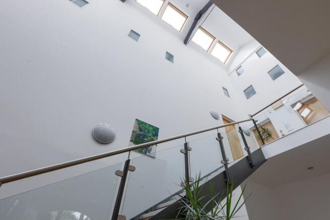2 bed Apartment for sale Image 10