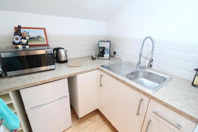 Kitchenette.JPG