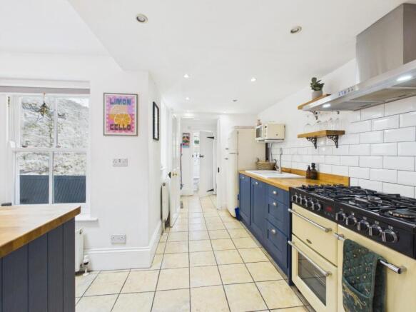 3 bed House for sale Image 11
