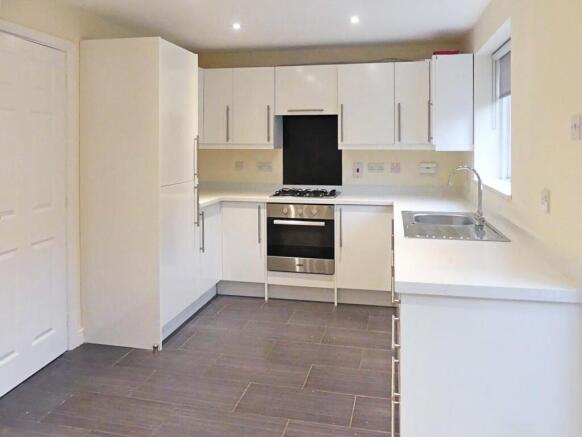 Kitchen 2.jpg