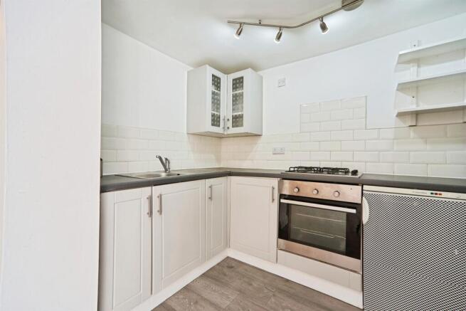 2 bed Apartment for sale Image 8