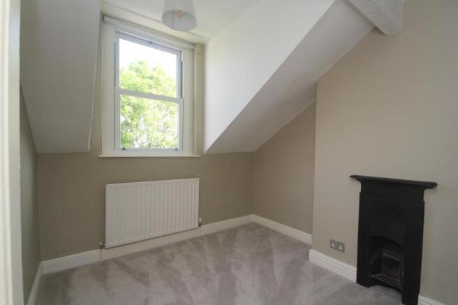 4 bed Terraced to rent Image 7