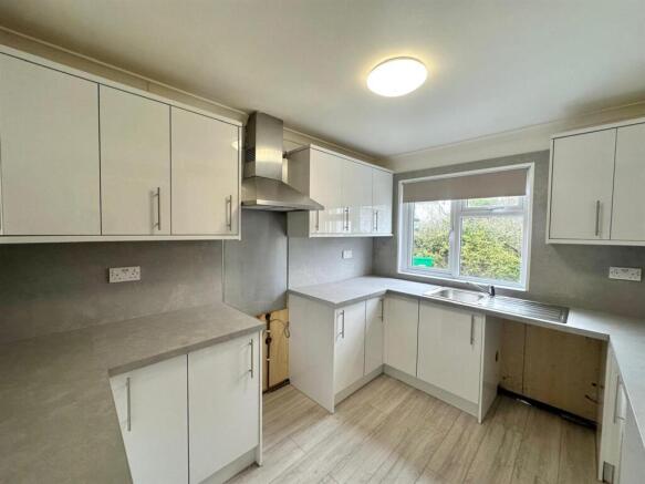 23 dorm kitchen .jpg