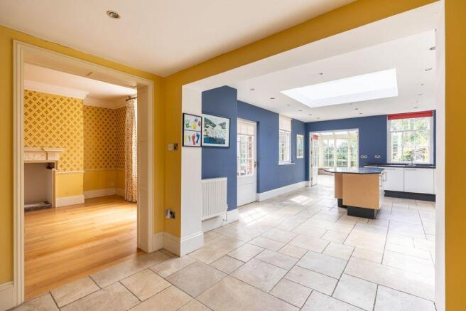 4 bed Detached for sale Image 12